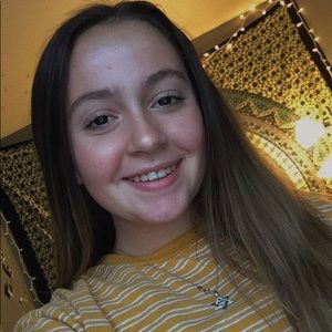 Meet your Posher, Becca